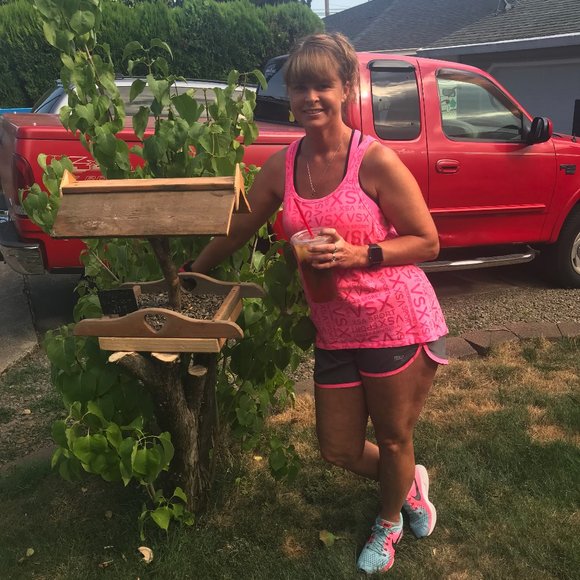 Meet your Posher, April - Picture 2 of 5